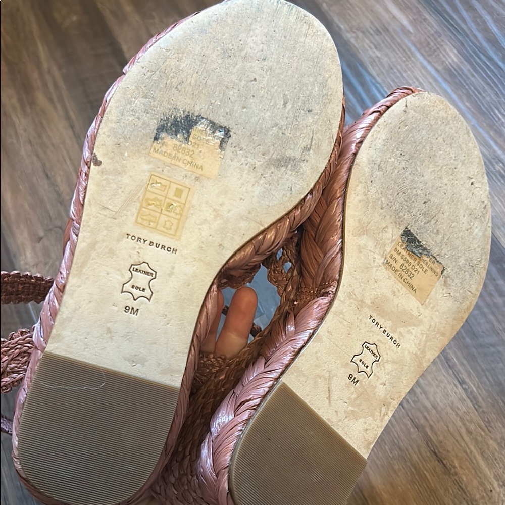 Tory Burch Mauve Woven Sandals - Picture 8 of 12